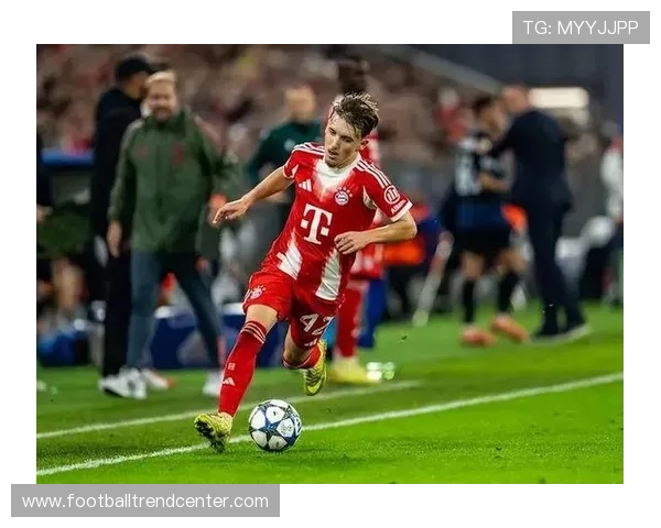 欧洲豪门转会风云再起新星崛起与老将离队引发足坛格局新变化