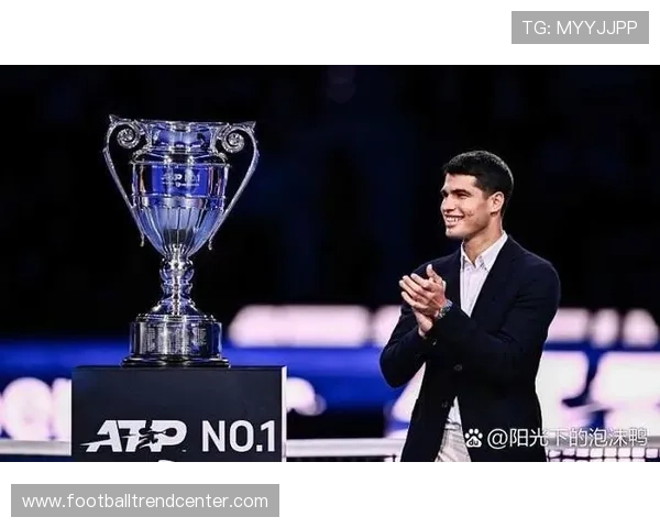 网球赛场风云再起顶尖球员激战四强争夺战